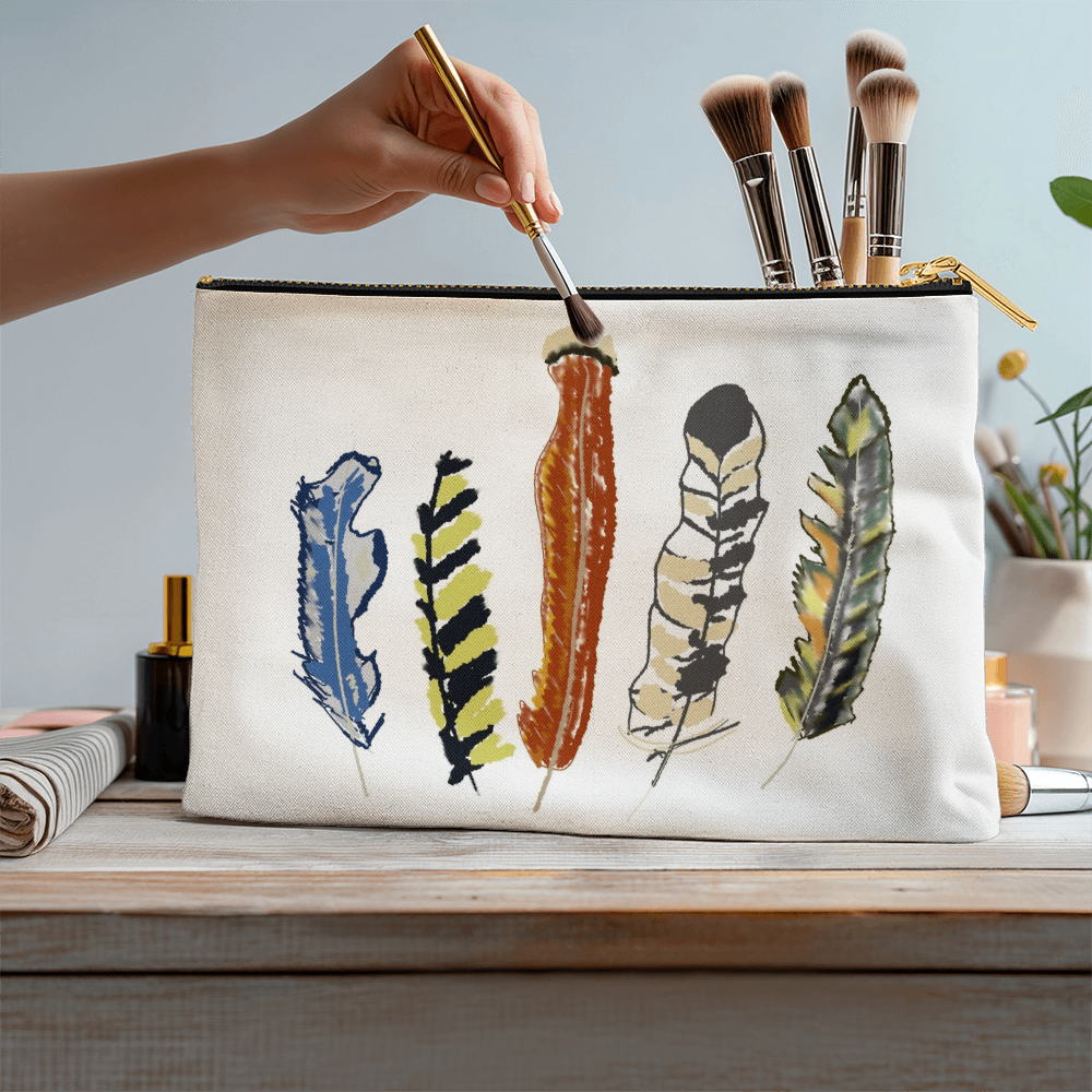 Feathers pouch